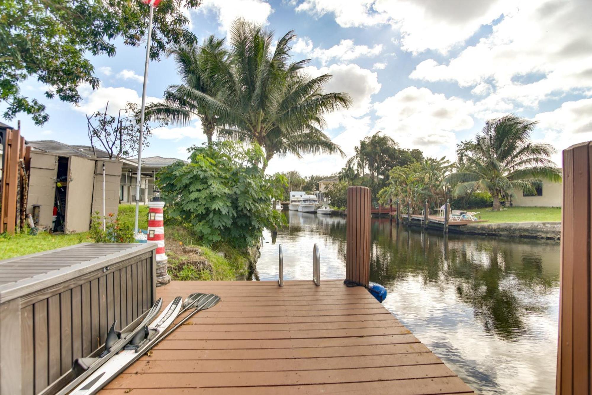 Canal Side Retreat With Dock, By Hollywood Boardwalk Fort Lauderdale Exterior photo