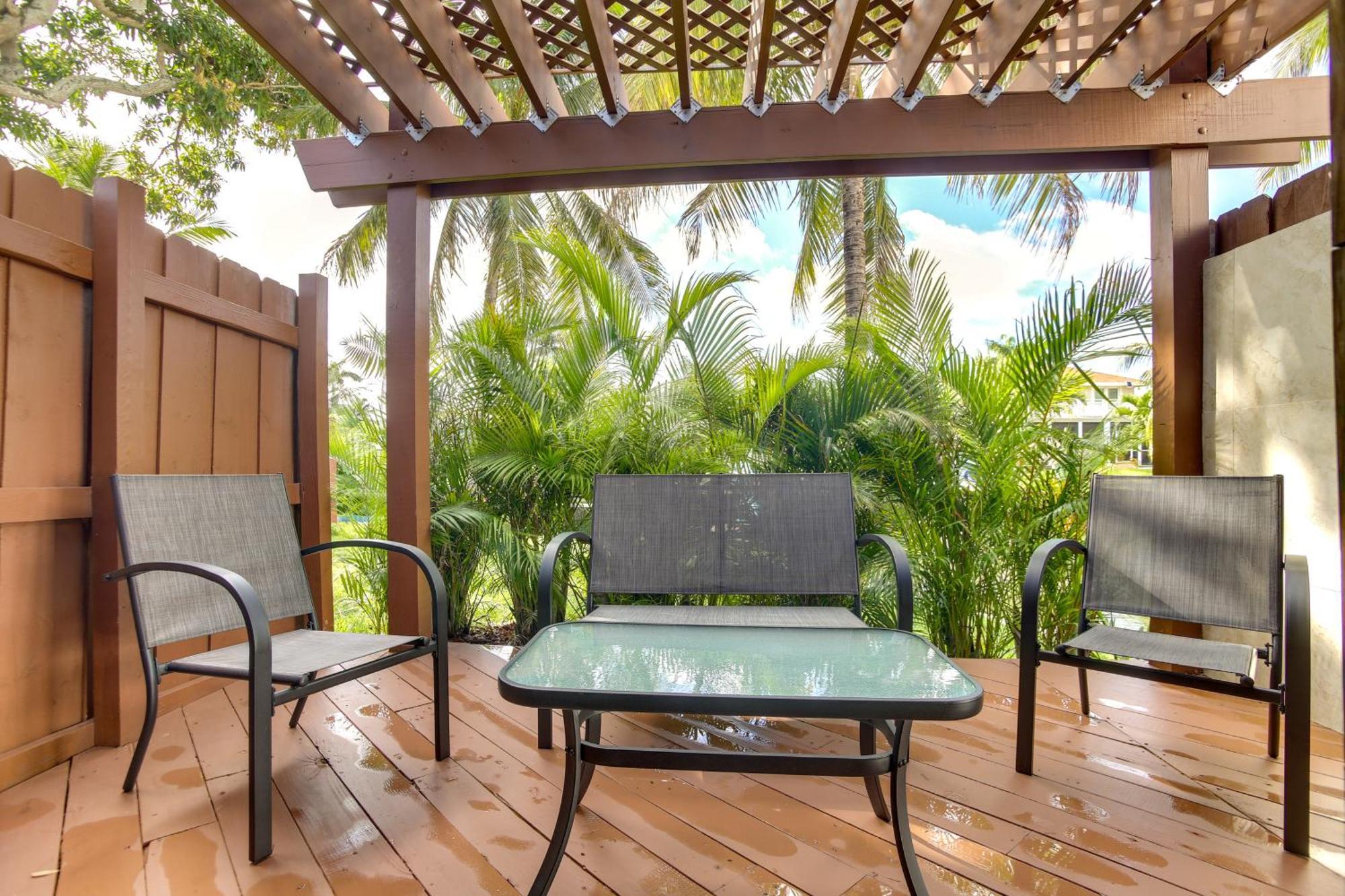 Canal Side Retreat With Dock, By Hollywood Boardwalk Fort Lauderdale Exterior photo